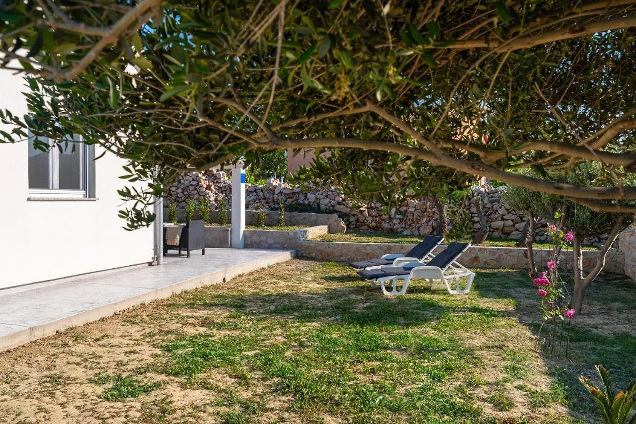 Holiday House Ventum Ražanac Kroatien